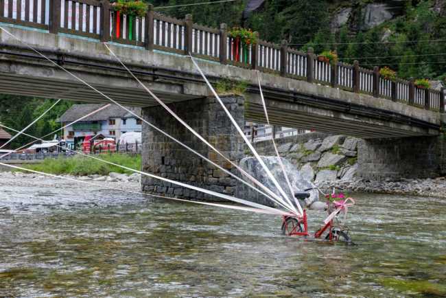 FD4365F5 1C57 4368 AC32 2B2BCB4F608D