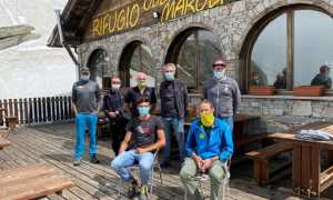Filippo Ganna con la delegazione ai 2800 mt del rifugioMaroli