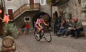 Francesca Barale in azione alla crono del Bleggio
