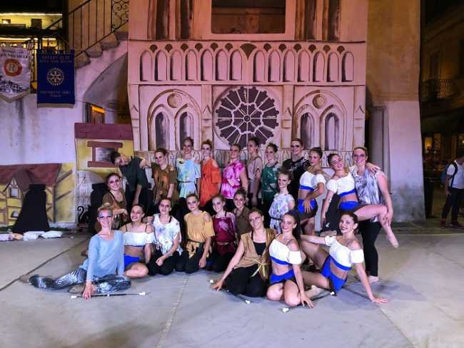 Twirling Rotary Orta NotreDameDeParis 3luglio