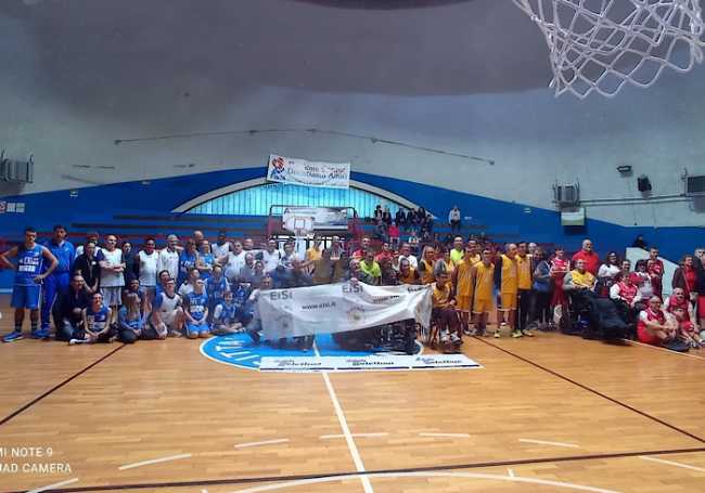 basket azzurra