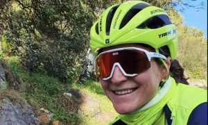 elisa longo borghini casco giallo