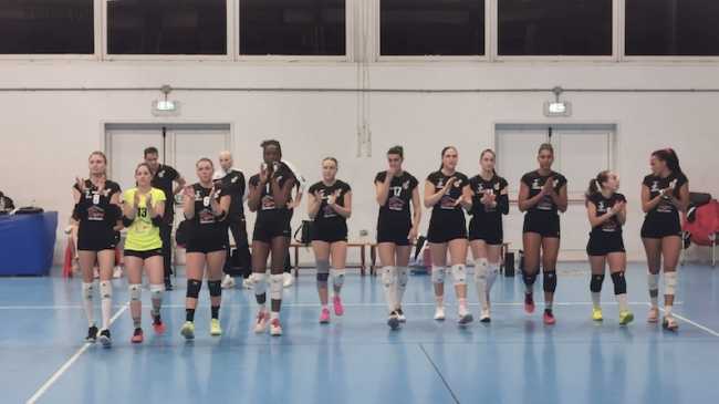 issa squadra applausi