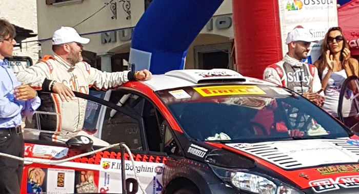 Rally: Crugnola e Solari celebrati al traguardo, sono i vincitori del 53° Valli Ossolane. Foto e video