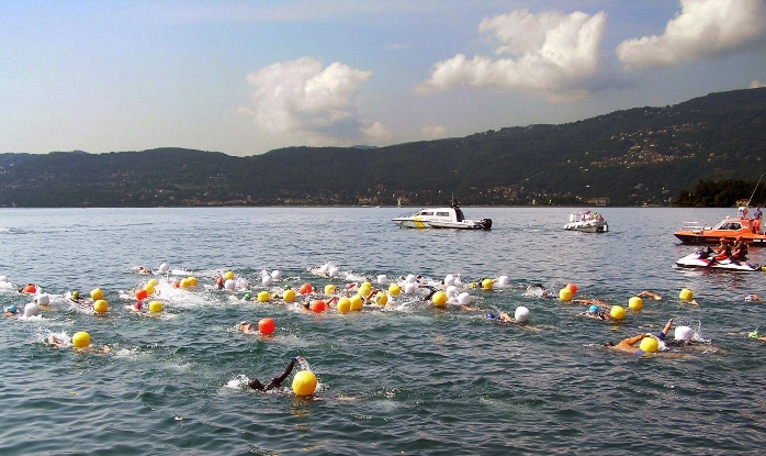In 160 al trofeo di nuoto "Fenice dei laghi" disputato sul lungolago