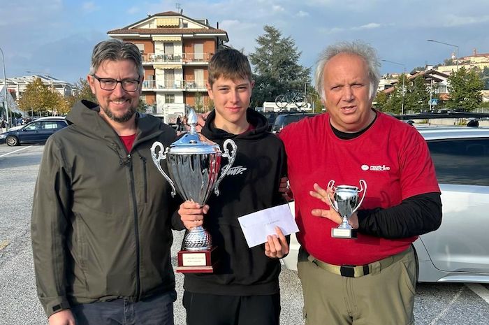 Mattia Godio del Pedale Ossolano vince a Mondovì