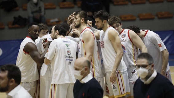 oleggio magic basket squadra vittoria