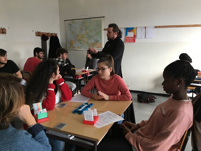A Novara il bridge entra nelle scuole superiori. Gran successo al Liceo Antonelli